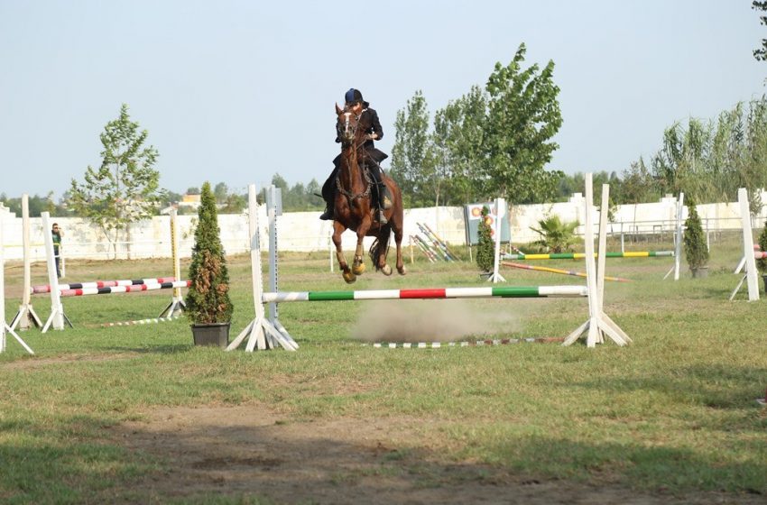  دومین مسابقه پرش با اسب در آمل/عکس