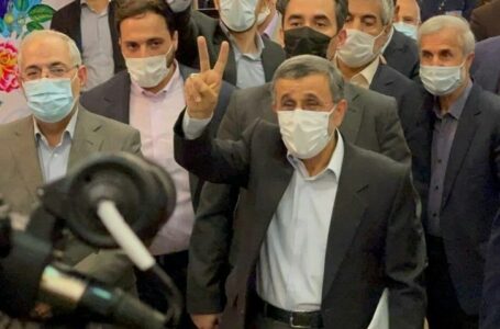 احمدینژاد در انتخابات ریاست جمهوری ۱۴۰۰ ثبت نام کرد / درگیری همراهان احمدی نژاد با مسئولان حراست