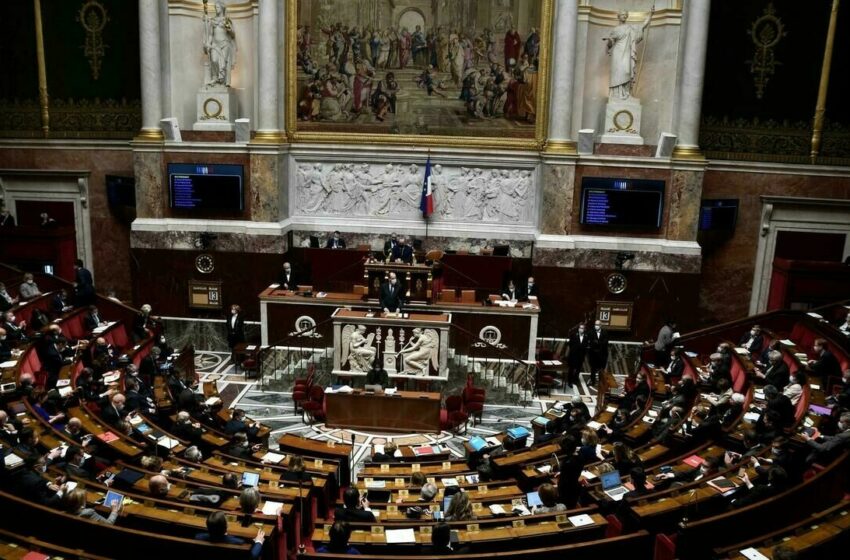  پارلمان فرانسه لایجه پرحاشیه دولت مکرون را تصویب کرد / نظارت بر مساجد و مدارس دینی تقویت و با تعدد زوجات و ازدواج اجباری مقابله خواهد شد