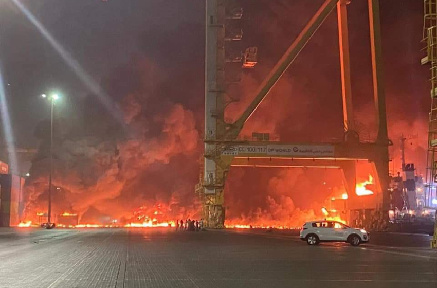  انفجار در یک کشتی تجاری در بندر جبل علی در دبی